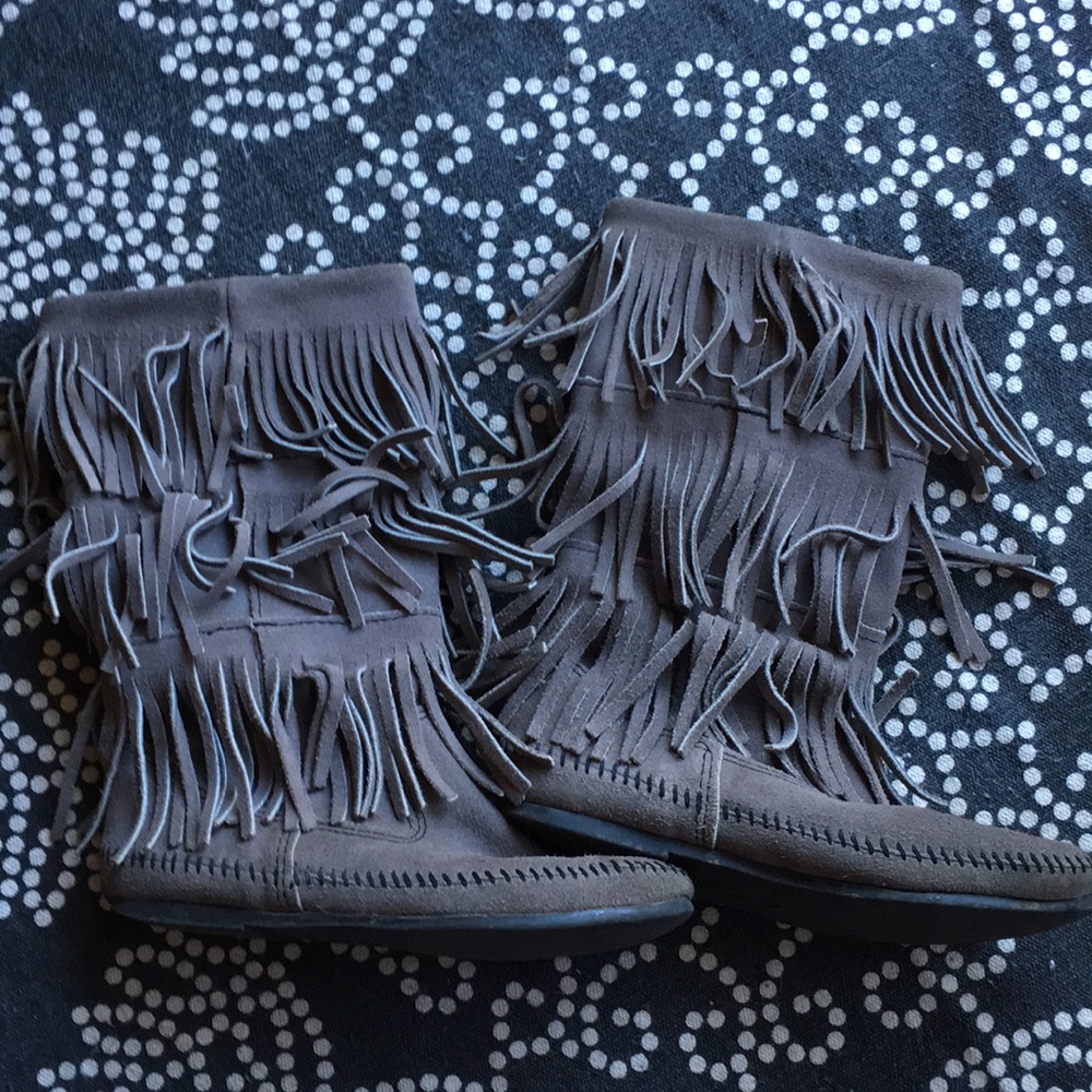 Grey Minnetonka boots ~ size 8